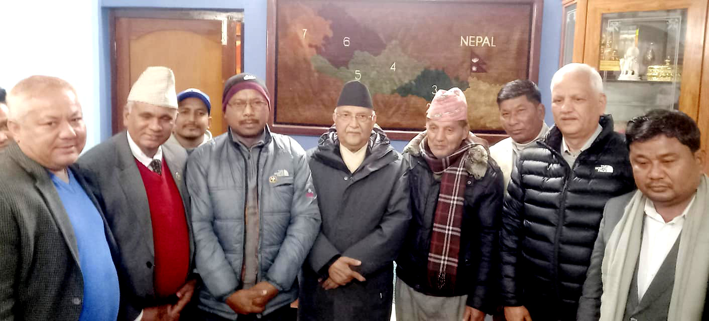 संकटमा सुदूूरपश्चिम सरकार,  सत्ताको बचाउ र रेशम रिहाइको मत खोज्दै बालकोटसम्म !